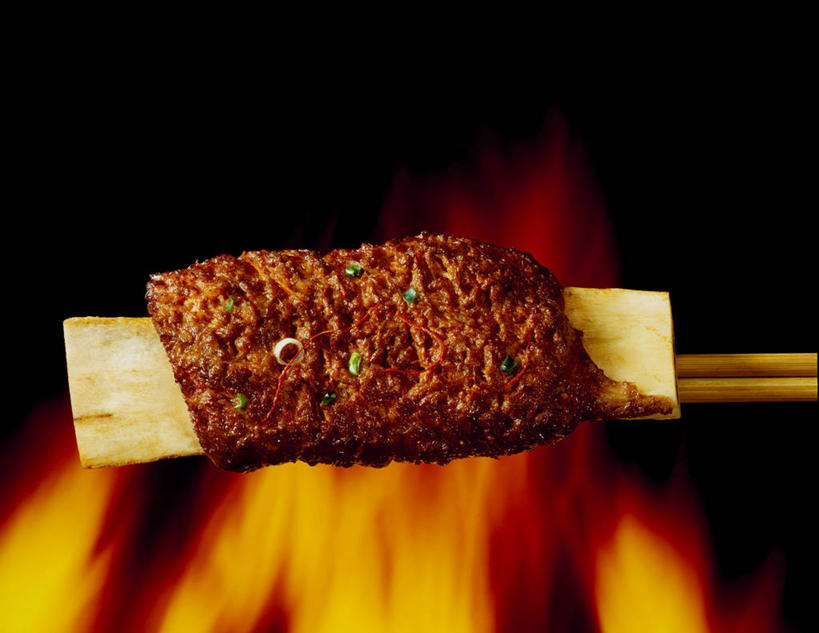 无人,横图,俯视,室内,特写,白天,烹饪,阴影,黑色背景,朦胧,模糊,光线,火焰,影子,肉,牛肉,料理,食品,烤牛肉,韩式,燃烧,菜肴,美食,肉类,竹签,食物,点燃,摄影,佳肴,影棚,火光,韩国料理,肉食,韩国菜,韩式料理,取食签,彩图,高角度拍摄,影棚拍摄,拍摄