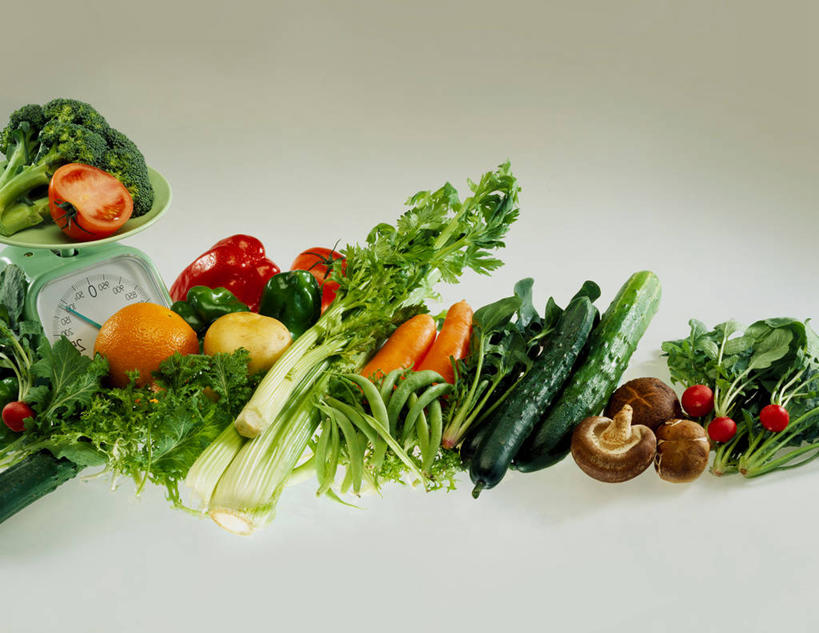 无人,横图,俯视,室内,特写,白天,白色背景,仪器,植物,餐桌,桌子,豆,萝卜,胡萝卜,黄瓜,辣椒,芹菜,蔬菜,西红柿,一堆,许多,切开,阴影,堆叠,堆积,新鲜,反射,影子,豆类,豆子,菌菇,青椒,西兰花,香菇,食品,很多,菌类,食物,一个,切,食用菌,摄影,有机食品,绿色食品,影棚,水萝卜,单个,餐台,堆,衡量,真菌,甜橙,黄萝卜,番萝卜,计量,台秤,剖面,彩椒,切面,豆科,辣角,红海椒,大椒,辣虎,广椒,菜椒,衡器,椎茸,青大豆,甘蓝花,秤,橙子,橙,药芹,洋柿子,甜椒,水芹,柿子椒,青瓜,青豆,辣子,胡瓜,红萝卜,旱芹,海椒,柑仔蜜,甘荀,番茄,番椒,灯笼椒,臭柿,彩图,高角度拍摄,影棚拍摄,拍摄,鹄壳,黄橙,黄果,金橙,金环,金球,糖橙,六月柿,丁香萝卜,胡芦菔金,平庄菇,香菌,香蕈,金笋,绿菜花,绿花菜,青花菜,蔬菜皇冠,喜报三元