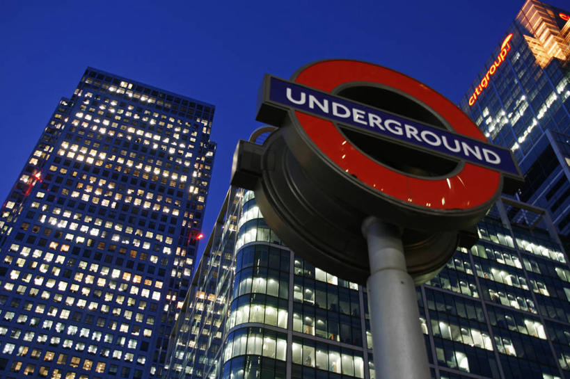 无人,银行,办公室,横图,夜晚,水,城市,建筑,摩天大楼,英国,反射,光,首都,图像,英格兰,黄昏,金融,摄影,照亮,照明设备,金丝雀码头,金融区,彩图