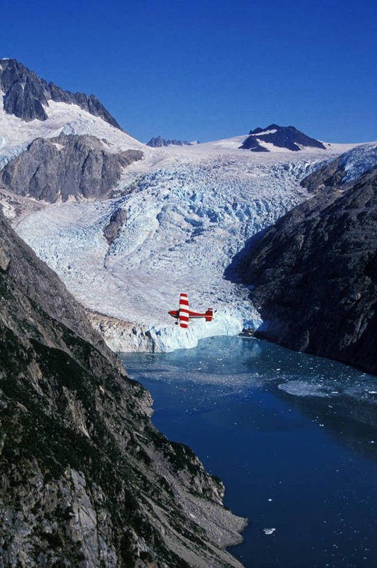 成年人,横图,室外,湖,山,山脉,水,飞机,美国,地形,鱼类,运输,摄影,活动,飞行器,北美,国家公园,户外活动,男人,男性,休闲活动,彩图,钓鱼