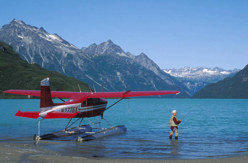 成年人,横图,室外,湖,山,山脉,水,飞机,美国,地形,鱼类,运输,摄影,活动,飞行器,北美,国家公园,户外活动,男人,男性,休闲活动,彩图,钓鱼