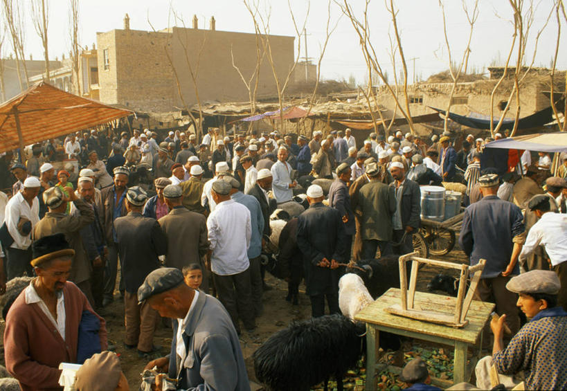 横图,室外,商务,亚洲,市场,货摊,顾客,工人,社区,摄影,购买,群众,贩卖,贸易,喀什,员工,彩图,匠人,劳动者,体力工,维吾尔族,街市