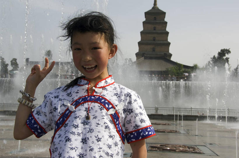 公园,横图,彩色,室外,夜晚,长时间曝光,旅游,水,建筑,喷泉,大雁塔,中国,亚洲,历史,宝塔,黄昏,地标建筑,摄影,宗教,五颜六色,照亮,色彩斑斓,中国文化,五彩缤纷,群众,东亚,陕西省,唐朝,五彩斑斓,五光十色,彩图,罢工,传统文化