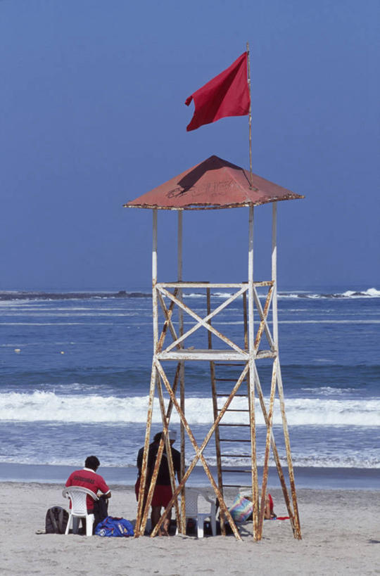 救生员,竖图,室外,风险,海浪,智利,沙子,塔,安全带,波浪,南美,摄影,拉丁美洲,援救,危险,海滩,休闲活动,彩图