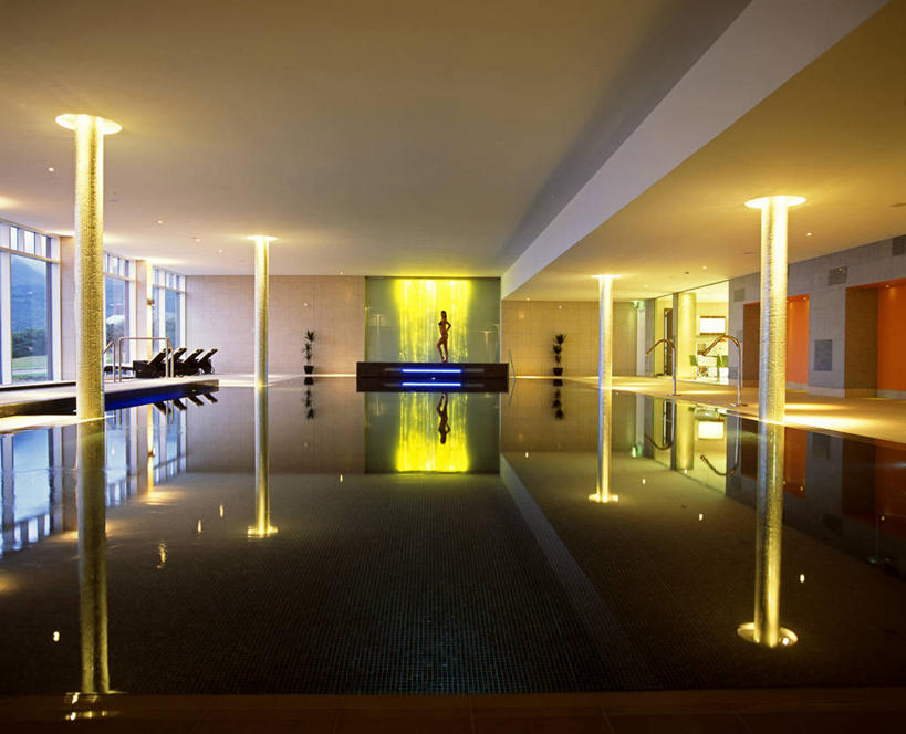 儿童,成年人,一个人,游泳池,美容院,横图,室内,按摩,美容,旅游,度假,水,酒店,英国,北爱尔兰,护肤,娱乐,模型,保养,享受,休闲,放松,SPA水疗,保健,温泉浴场,摄影,养颜,女孩,女人,矿泉疗养地,彩图,水疗,唐区,健身俱乐部