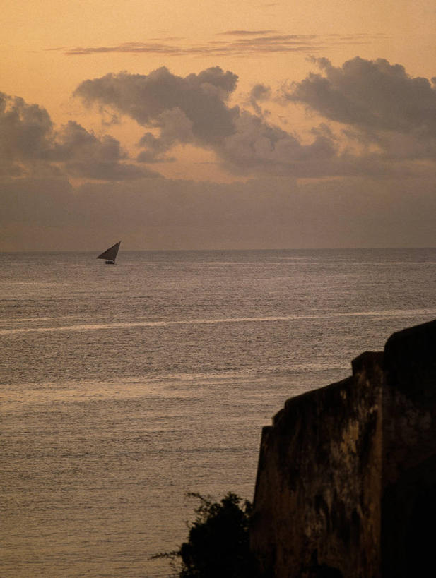 帆船,无人,竖图,日出,船,日光,非洲,肯尼亚,黎明,粉色,交通工具,帆,安静,摄影,航海,宁静,载具,美术工艺,蒙巴萨岛,彩图