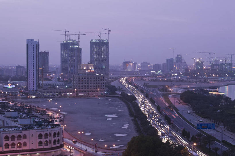 无人,横图,俯视,室外,夜晚,建筑业,天际线,城市,巴林,首都,黄昏,摄影,中东,波斯湾,麦纳麦,彩图,高角度拍摄,阿拉伯半岛