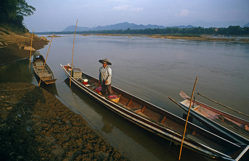 成年人,横图,室外,船,老挝,乡村,摄影,东南亚,琅勃拉邦,湄公河,男人,彩图