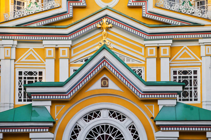 无人,横图,彩色,室外,白天,建筑,哈萨克斯坦,十字架,黄色,摄影,宗教,五颜六色,色彩斑斓,基督教,五彩缤纷,五彩斑斓,阿拉木图,五光十色,彩图,大教堂