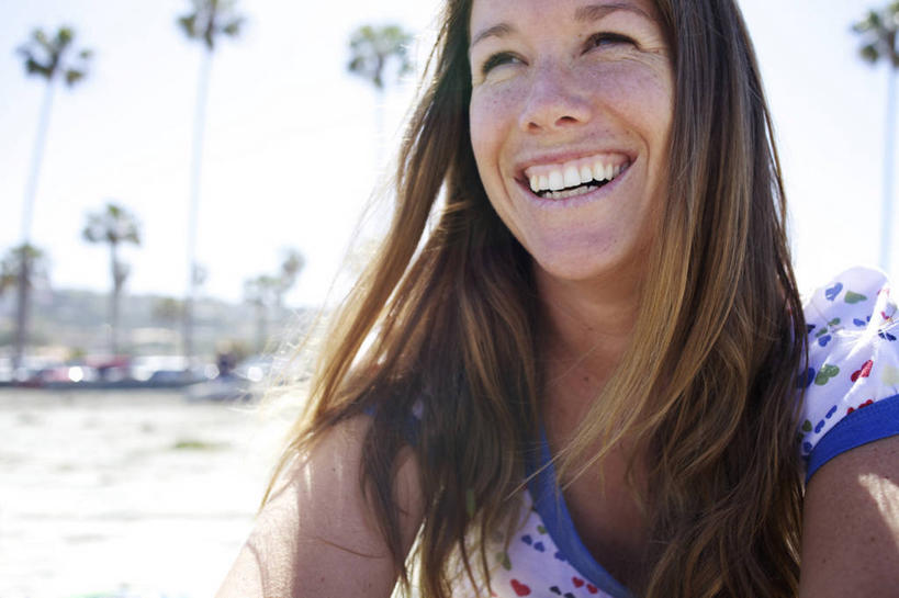 西方人,成年人,脸,头,脸颊,一个人,微笑,横图,室外,白天,幸福,欧洲,美国,欧洲人,仅一个年轻女性,仅一个女性,仅一个人,肩膀,摄影,加利福尼亚,肖像,圣地牙哥市,约拉,年轻女性,女人,女性,白种人,年轻人,头部,长发,脸部,脸蛋,面部,彩图,对焦