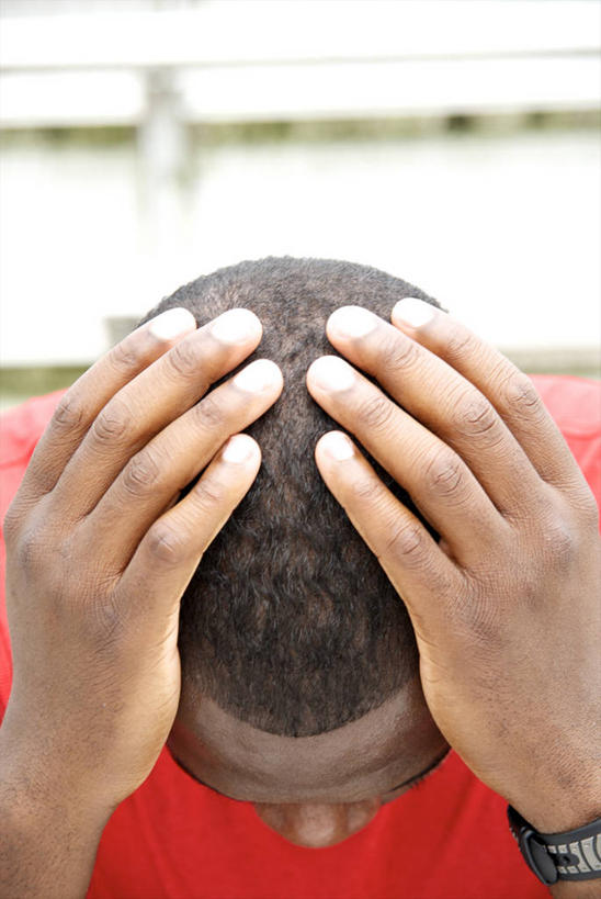 成年人,脸,头,脸颊,手,一个人,运动员,竖图,室外,白天,失败,寂寞,运动,美国,仅一个男性,仅一个人,沮丧,托腮,肩膀,仅一个年轻男性,摄影,击败,绝望,亚特兰大,悲哀,男人,男性,年轻男性,年轻人,头部,脸部,脸蛋,面部,彩图