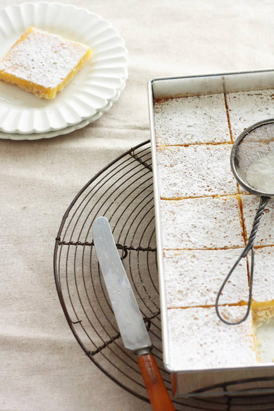 点心,面包,无人,竖图,室内,特写,白天,烘焙,美国,切开,烤盘,食品,面点,吐司,锅,饮食,食物,糕点,盘子,切,摄影,法式面包,清新,剖面,吐司面包,漏勺,切面,冷却架,蛋塔,柠檬塔,彩图,多士,听型面包