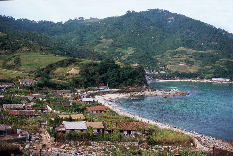 无人,横图,室外,白天,海洋,山,建筑,朝鲜,屋顶,海岸线,乡村,树,自然,社区,摄影,彩图