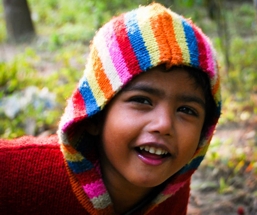 儿童,脸,头,脸颊,一个人,笑,横图,室外,特写,白天,毛衣,快乐,幸福,纯洁,孟加拉国,亚洲,仅一个女性,仅一个人,肩膀,小孩,仅一个小孩,可爱,童年,童趣,摄影,肖像,南亚,童真,烂漫,无邪,孟加拉人民共和国,天真,男性,女孩,女人,女性,孩子,头部,脸部,脸蛋,面部,彩图,风帽,女生,达卡区