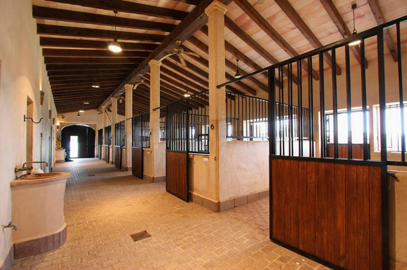 无人,横图,室内,白天,建筑,日光,西班牙,欧洲,木制,马厩,干净,建造