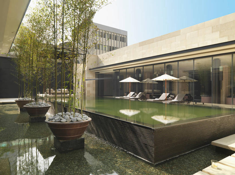 无人,游泳池,横图,室外,白天,留白,水,建筑,台湾,日光,亚洲,球袋,伞,地形,现代,建造,台北