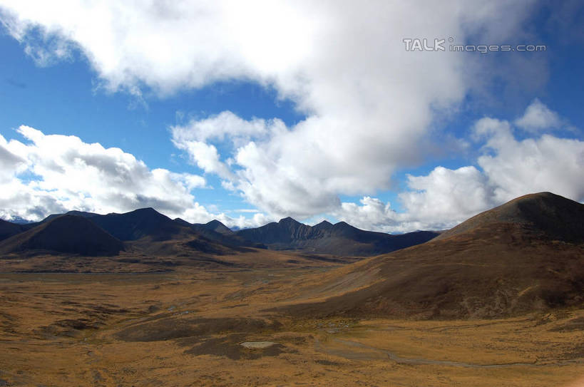 无人,横图,室外,白天,正面,旅游,度假,美景,沙漠,山,山脉,中国,亚洲,阴影,光线,影子,景观,山峰,云,云朵,山峦,云彩,娱乐,林芝,西藏,蓝色,白云,蓝天,天空,阳光,自然,群山,天,享受,休闲,景色,放松,晴朗,自然风光,藏,东亚,西藏自治区,中华人民共和国,西南地区,大漠,砂漠,晴空,彩图,林芝地区,shsgf1