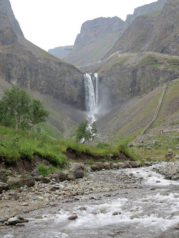 无人,竖图,室外,白天,正面,旅游,度假,草地,草坪,河流,美景,瀑布,沙滩,山,山脉,树林,水,植物,雾,长白山,中国,亚洲,飞溅,朦胧,模糊,溅,沙子,液体,河岸,河水,河滩,景观,山峰,水滴,水流,沙地,山峦,娱乐,水珠,草,树,树木,绿色,天空,小溪,自然,群山,天,溪水,享受,休闲,景色,放松,生长,成长,连绵,迷雾,绵延,喷洒,自然风光,东亚,天池,吉林,吉林省,中华人民共和国,东北地区,吉,联贯,跌水,大雾,彩图,长白山脉,shslj1,长白山瀑布,通天河