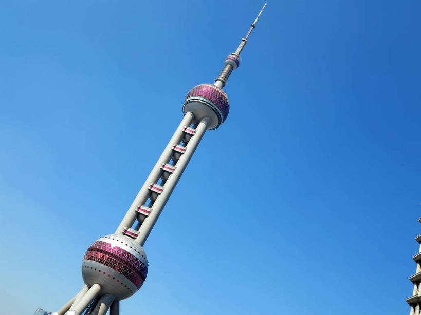 无人,高楼大厦,横图,室外,白天,仰视,旅游,度假,标志建筑,大厦,地标,建筑,摩天大楼,上海,中国,亚洲,阴影,高大,光线,图形,影子,塔,几何,宏伟,娱乐,建设,东方明珠,浦东,蓝色,紫色,蓝天,天空,阳光,天,享受,休闲,球体,旅游胜地,放松,晴朗,申,数学,电视塔,金融中心,陆家嘴,陆家嘴金融贸易区,浦东新区,东亚,平安金融大厦,东方明珠广播电视塔,东方明珠电视塔,上海市,万里无云,中华人民共和国,沪,华东地区,高峻,嵬峨,晴空,晴空万里,彩图,低角度拍摄,大楼,高层建筑,高楼,摩天楼,几何图形,立体几何,立体图形,东方明珠塔,中国平安金融大厦,shslj1