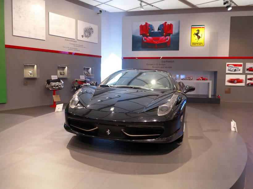 无人,博物馆,横图,室内,白天,正面,旅游,度假,标志建筑,地标,建筑,汽车,照明,上海,中国,亚洲,一辆,阴影,研究,光线,信息,壁灯,影子,墙,灯光,跑车,教育,娱乐,建设,海报,广告,墙壁,墙面,车,灯,灰色,灯具,交通工具,享受,休闲,上海世博馆,世博馆,上海世博会,世博,世博会,旅游胜地,放松,展览,照亮,申,照明设备,欣赏,载具,宣传,陈列,东亚,世博园,意大利馆,法拉利,上海市,中华人民共和国,沪,华东地区,典藏,彩图,意大利国家馆,招贴,shslj1