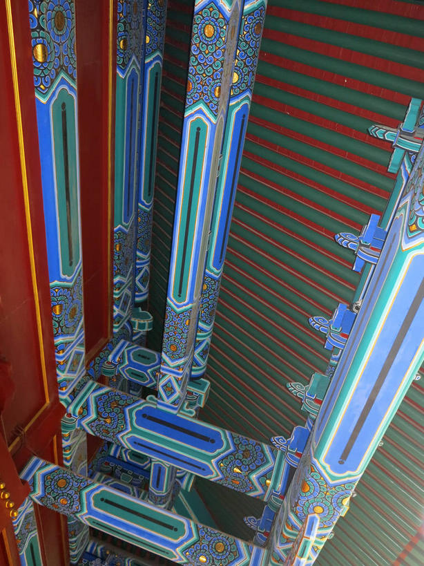 无人,公园,竖图,室外,白天,仰视,旅游,度假,绘画,名胜古迹,天花板,标志建筑,地标,建筑,北京,中国,亚洲,遗迹,艺术,装饰,纹路,纹理,柱子,墙,首都,古迹,文化,文物,娱乐,建设,古建筑,景山公园,壁画,墙壁,墙面,红色,蓝色,享受,休闲,旅游胜地,放松,华丽,修饰,点缀,古文明,东亚,肌理,中华人民共和国,北京市,京,北平,华北地区,西城区,衬托,美观,雅致,雅观,画画,彩图,低角度拍摄,煤山,shslj1,山左里门