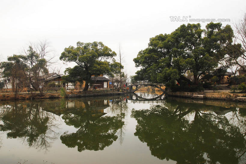 无人,公园,横图,室外,白天,正面,旅游,度假,河流,石头,美景,水,植物,中国,亚洲,石子,河水,景观,水流,桥,娱乐,石桥,浙江,拱桥,栈桥,树,树木,浙江省,蓝色,绿色,蓝天,天空,自然,天,享受,休闲,景色,放松,拱形,生长,晴朗,成长,杭州,西溪,人行桥,石拱桥,自然风光,东亚,杭州市,万里无云,中华人民共和国,华东地区,省会,浙,西湖区,石块,晴空,晴空万里,彩图,西溪国家湿地公园,杭州之肺,杭州西溪国家湿地公园,shwf1