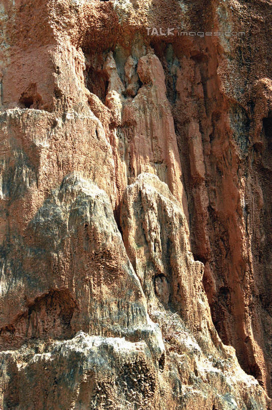 无人,竖图,室外,白天,正面,旅游,度假,石头,美景,山,山脉,昆明,中国,阴影,光线,石子,影子,景观,山顶,山峰,山峦,娱乐,云南,阳光,自然,群山,享受,休闲,景色,放松,自然风光,昆明市,云南省,中华人民共和国,省会,西南地区,滇,颠峰,极峰,石块,彩图,宜良县,shzwj1