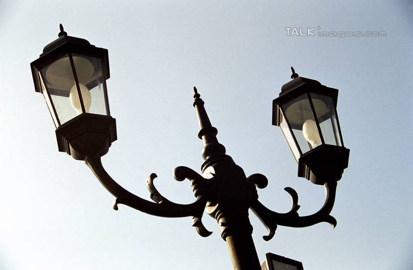 无人,横图,室外,白天,仰视,度假,美景,城市风光,城市,路灯,照明,香港,中国,亚洲,阴影,光线,影子,景观,灯光,娱乐,灯,蓝色,蓝天,天空,阳光,天,享受,休闲,景色,放松,晴朗,照亮,港,照明设备,东亚,万里无云,香港岛,香港特别行政区,港澳台,中华人民共和国,港岛,晴空,晴空万里,彩图,低角度拍摄,黄竹坑,香港海洋公园,shzwj1