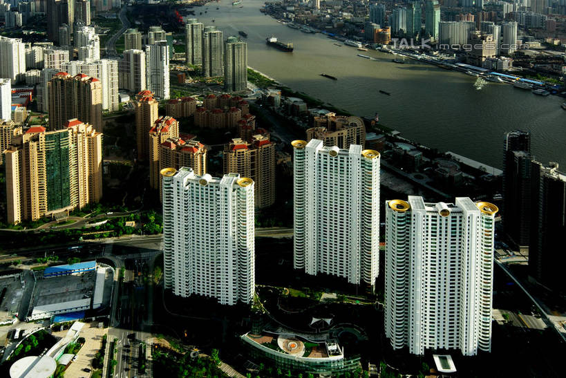 无人,高楼大厦,横图,全景,俯视,航拍,室外,白天,度假,河流,美景,水,天际线,植物,城市风光,城市,大厦,道路,建筑,路,摩天大楼,公路,船,上海,中国,亚洲,阴影,光线,影子,河水,景观,水流,云,云朵,木船,交通,云彩,娱乐,黄浦江,树,树木,蓝色,绿色,白云,蓝天,天空,阳光,自然,交通工具,天,享受,休闲,景色,放松,生长,晴朗,成长,申,舟,鸟瞰,载具,东亚,上海市,中华人民共和国,沪,华东地区,晴空,马路,彩图,高角度拍摄,大楼,高层建筑,高楼,摩天楼,春申江,shzxz1