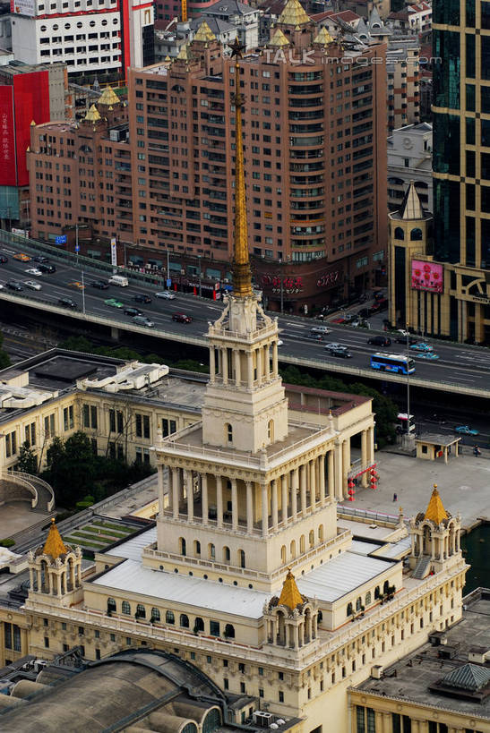 无人,博物馆,高楼大厦,竖图,俯视,航拍,室外,白天,度假,美景,植物,城市风光,标志建筑,城市,大厦,道路,地标,建筑,路,摩天大楼,公路,汽车,上海,中国,亚洲,研究,景观,分界线,停车线,交通,教育,娱乐,建设,浦东,车,树,树木,绿色,自然,交通工具,轿车,享受,休闲,景色,放松,生长,成长,展览,车行道,车行道分界线,申,鸟瞰,欣赏,载具,标线,陈列,浦东新区,东亚,车行线,上海市,中华人民共和国,沪,华东地区,上海浦东展览馆,典藏,马路,彩图,高角度拍摄,大楼,高层建筑,高楼,摩天楼,shzxz1