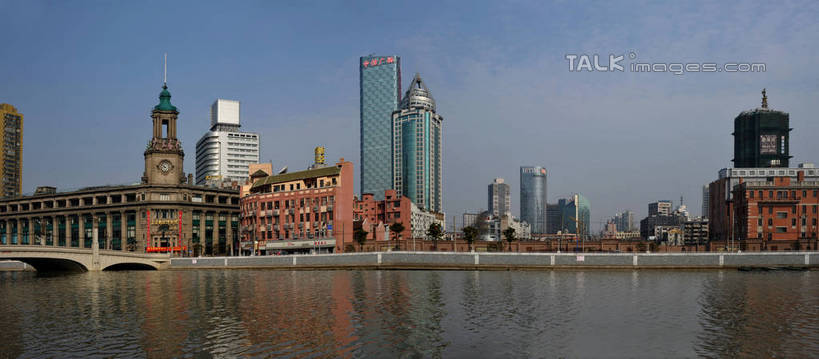 无人,高楼大厦,横图,室外,白天,正面,度假,河流,美景,水,城市风光,标志建筑,城市,大厦,地标,建筑,摩天大楼,上海,中国,亚洲,阴影,波纹,光线,影子,河水,景观,水流,云,云朵,涟漪,云彩,娱乐,建设,虹口区,蓝色,白云,倒影,蓝天,水纹,天空,阳光,波浪,天,享受,休闲,景色,放松,晴朗,申,倒映,苏州河,吴淞江,东亚,上海市,上海邮政大楼,上海邮电大楼,上海邮政博物馆,中华人民共和国,沪,华东地区,水晕,反照,晴空,彩图,大楼,高层建筑,高楼,摩天楼,上海邮政总局,shzxz1