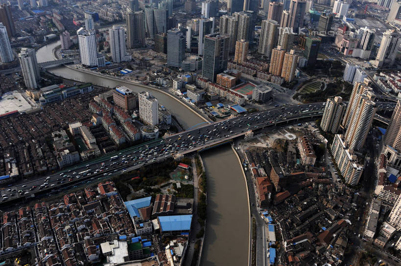 无人,家,高楼大厦,横图,全景,俯视,航拍,室外,白天,度假,河流,美景,水,天际线,植物,城市风光,标志建筑,城市,大厦,道路,地标,建筑,路,摩天大楼,公路,汽车,上海,中国,亚洲,阴影,光线,影子,房屋,屋子,河水,景观,水流,公寓,交通,娱乐,建设,洋房,楼房,住宅,车,树,树木,绿色,阳光,自然,交通工具,轿车,享受,休闲,景色,放松,生长,成长,申,鸟瞰,载具,苏州河,吴淞江,东亚,上海市,中华人民共和国,沪,华东地区,马路,彩图,高角度拍摄,房子,大楼,高层建筑,高楼,摩天楼,shzxz1