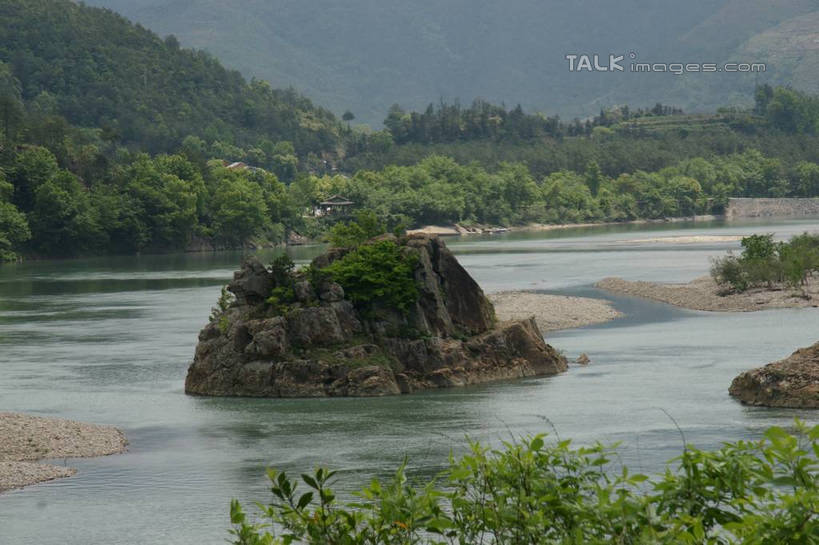 无人,横图,俯视,室外,白天,旅游,度假,河流,石头,美景,森林,山,山脉,树林,水,植物,中国,亚洲,波纹,石子,河水,景观,山峰,水流,涟漪,山峦,娱乐,浙江,树,树木,浙江省,绿色,倒影,水纹,自然,波浪,群山,享受,休闲,景色,放松,生长,成长,倒映,自然风光,东亚,永嘉,中华人民共和国,华东地区,水晕,浙,茗岙,温州,温州市,反照,石块,岩石,彩图,高角度拍摄,茗岙乡,永嘉县,shzyn1