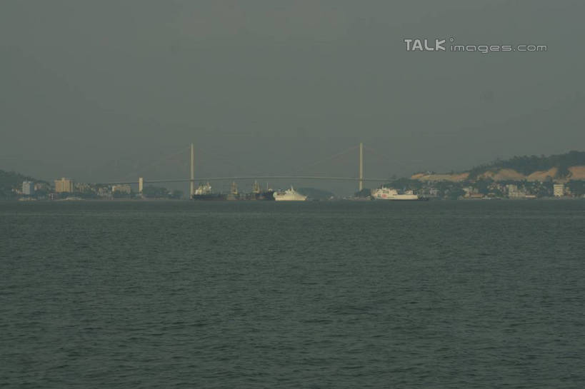 无人,横图,室外,白天,正面,旅游,度假,海浪,海洋,美景,山,山脉,轮船,船,越南,亚洲,波纹,景观,浪花,山峰,涟漪,山峦,娱乐,倒影,水纹,天空,自然,海水,交通工具,波浪,群山,天,享受,休闲,景色,放松,东南亚,倒映,自然风光,载具,海景,下龙湾,越南社会主义共和国,水晕,自然遗产,广宁省,反照,大海,风浪,海,海水的波动,近岸浪,涌浪,彩图,shzyn1