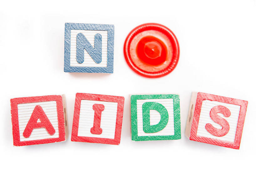 无人,横图,俯视,室内,特写,白天,白色背景,游戏,智慧,安全,计划,静物,玩具,英文,标志,图形,文字,字符,字母,几何,立方体,正方体,玩,娱乐,标识,一个,红色,休闲,积木,益智,摄影,影棚,单个,活动,英文字母,避孕套,控制,避孕,疾病,安全套,思维,发泄,数学,消遣,智力,保险,艾滋病,预防,想象,保险套,宣泄,传染,计划生育,可靠,少生,晚婚,晚育,优生,传染病,HIV病毒,后天性免疫缺陷症候群,获得性免疫缺陷综合症,流行症,慢性病,人类免疫缺陷病毒,症候群,综合症,致命,艾滋,艾滋病病毒,玩耍,嬉戏,彩图,高角度拍摄,影棚拍摄,拍摄,几何图形,立体几何,立体图形,正六面体,感染