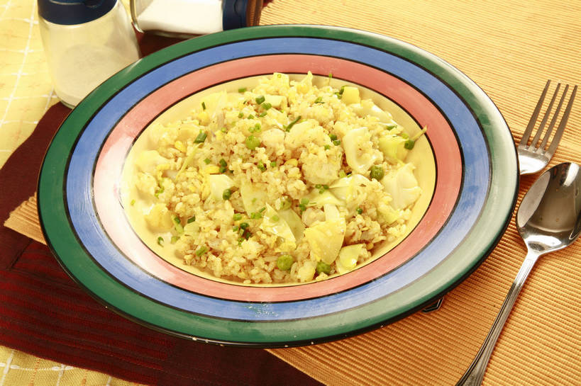 米饭,无人,横图,俯视,室内,特写,白天,烹饪,中餐,植物,餐桌,桌子,蔬菜,椰菜,卷心菜,餐具,金属制品,一堆,许多,堆叠,堆积,新鲜,金属,布料,叉子,碟子,盘,勺子,陶瓷,葱,豆类,豆子,青葱,豌豆,炒饭,调料,盐,料理,食品,陶瓷制品,饭,调味品,很多,两把,调味料,布纹,调味瓶,荷兰豆,菜肴,美食,食盐,玻璃制品,桌布,食物,两个,一个,盘子,玻璃瓶,餐巾,瓶子,调羹,碟,台布,汤匙,中式,甘蓝,佳肴,有机食品,绿色食品,单个,餐台,中华料理,堆,五谷,雪豆,餐叉,豆科,寒豆,毕豆,麻累,国豆,小寒豆,麦豌豆,甘蓝菜,进餐用具,结球甘蓝,甘兰,包心菜,餐桌布,彩图,高角度拍摄,蔬菜炒饭,圆白菜,shjb1