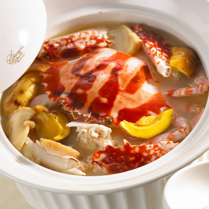 无人,方图,俯视,室内,特写,白天,烹饪,中餐,餐桌,桌子,餐具,一把,碟子,盘,勺子,陶瓷,板栗,栗子,肉,汤,料理,食品,坚果,毛栗子,陶瓷制品,蟹肉,菜肴,美食,肉类,食物,一个,白色,盘子,容器,调羹,碟,汤匙,碗,中式,佳肴,单个,餐台,中华料理,储藏,储存,海鲜汤,肉食,毛栗,栗果,栗楔,羹汤,彩图,高角度拍摄,贮存,shjb1