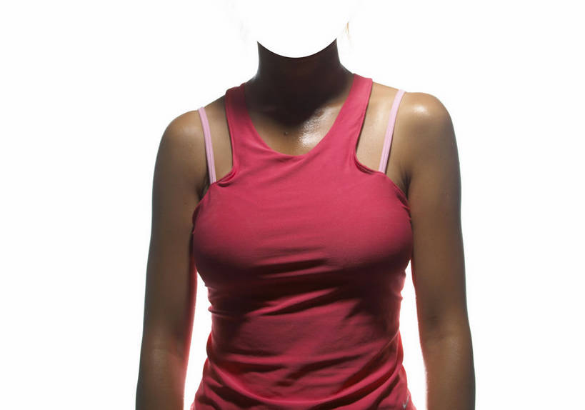 东方人,胸,一个人,无人,运动员,站,横图,室内,特写,白天,白色背景,正面,数码,科技,亚洲,仅一个年轻女性,仅一个女性,仅一个人,阴影,服装,反射,网络,背心,液体,影子,高光,几何,计算机图形,合成,黄种人,肩膀,衣服,粉色,站着,服饰,汗水,潮湿,电脑合成图,数码合成图,衣着,合成图,穿着,写实,具体,具象,湿润,衣饰,汗液,年轻女性,女人,女性,亚洲人,胸部,体育运动员,运动选手,站立,半身,彩图,shjb1