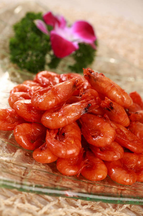 海鲜,无人,竖图,俯视,室内,特写,白天,烹饪,中餐,餐桌,桌子,芹菜,蔬菜,餐具,叶子,玻璃,一堆,阴影,堆叠,堆积,朦胧,模糊,新鲜,盛开,反射,碟子,盘,影子,肉,虾,料理,食品,绿叶,石斛,花蕾,水产,菜肴,美食,肉类,海洋生物,玻璃制品,花,花瓣,花朵,鲜花,食物,一朵,一个,粉色,盘子,碟,花苞,花蕊,橙色,中式,嫩叶,佳肴,有机食品,绿色食品,荷兰芹,欧芹,香芹,单个,餐台,中华料理,堆,虾肉,配菜,高雅,水生动物,河虾,海产品,水生物,肉食,海底动物,法香,巴西利,洋香菜,洋芫荽,法国香菜,石斛兰,旱芹菜,番荽,金钗石斛,淡泊,花中君子,本帮菜,沪菜,上海菜,淡水虾,青虾,日本沼虾,兰花,叶,叶片,彩图,高角度拍摄,shjb1,油爆虾