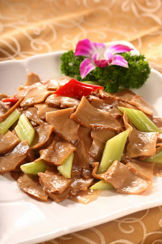 无人,竖图,俯视,室内,特写,白天,烹饪,中餐,餐桌,桌子,芹菜,蔬菜,餐具,叶子,阴影,新鲜,盛开,反射,布料,碟子,盘,影子,菌菇,炒菜,料理,食品,绿叶,石斛,菌类,花蕾,布纹,菜肴,美食,桌布,花,花瓣,花朵,鲜花,食物,一朵,一个,粉色,盘子,餐巾,碟,台布,花苞,花蕊,中式,嫩叶,食用菌,佳肴,有机食品,绿色食品,荷兰芹,欧芹,香芹,单个,餐台,中华料理,配菜,高雅,真菌,法香,巴西利,洋香菜,洋芫荽,法国香菜,石斛兰,旱芹菜,番荽,金钗石斛,淡泊,花中君子,杏鲍菇,刺芹侧耳,兰花,叶,叶片,药芹,水芹,旱芹,餐桌布,彩图,高角度拍摄,shjb1,芹菜炒杏鲍菇