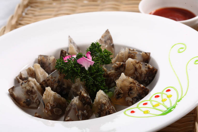 无人,交叉,横图,俯视,室内,特写,白天,烹饪,中餐,餐桌,桌子,竹子,芹菜,蔬菜,餐具,叶子,许多,切开,阴影,竹制,新鲜,盛开,编织,反射,碟子,盘,影子,陶瓷,调料,酱料,酱汁,肉,佐料,料理,食品,绿叶,陶瓷制品,调味品,很多,调味料,花蕾,猪肉,酱,菜肴,美食,肉类,花,花瓣,花朵,鲜花,食物,排列,两个,粉色,白色,盘子,容器,碟,碗,花苞,花蕊,切,中式,嫩叶,佳肴,有机食品,绿色食品,荷兰芹,欧芹,香芹,餐台,中华料理,储藏,竹条,交织,配菜,竹制品,储存,剖面,肉食,切面,豚肉,法香,巴西利,洋香菜,洋芫荽,法国香菜,旱芹菜,番荽,摆列,穿插,叶,叶片,彩图,高角度拍摄,猪皮冻,布列,分列,贮存,shjb1