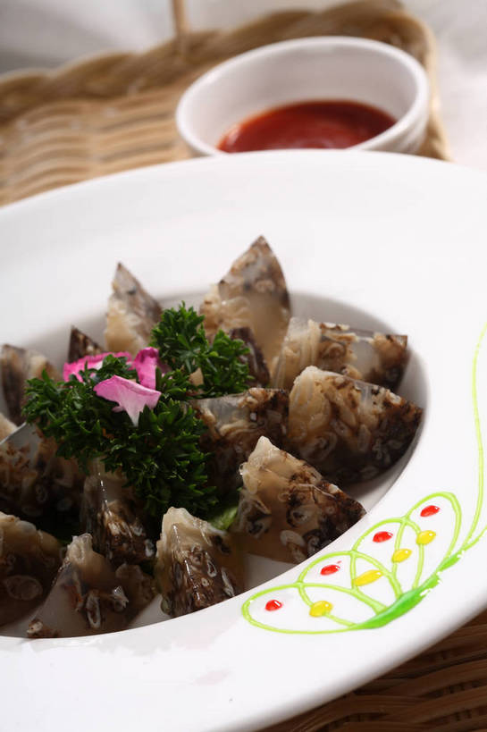 无人,交叉,竖图,俯视,室内,特写,白天,烹饪,中餐,餐桌,桌子,竹子,芹菜,蔬菜,餐具,叶子,许多,切开,阴影,竹制,新鲜,盛开,编织,反射,碟子,盘,影子,陶瓷,调料,酱料,酱汁,肉,佐料,料理,食品,绿叶,陶瓷制品,调味品,很多,调味料,花蕾,猪肉,酱,菜肴,美食,肉类,花,花瓣,花朵,鲜花,食物,排列,两个,粉色,白色,盘子,容器,碟,碗,花苞,花蕊,切,中式,嫩叶,佳肴,有机食品,绿色食品,荷兰芹,欧芹,香芹,餐台,中华料理,储藏,竹条,交织,配菜,竹制品,储存,剖面,肉食,切面,豚肉,法香,巴西利,洋香菜,洋芫荽,法国香菜,旱芹菜,番荽,摆列,穿插,叶,叶片,彩图,高角度拍摄,猪皮冻,布列,分列,贮存,shjb1