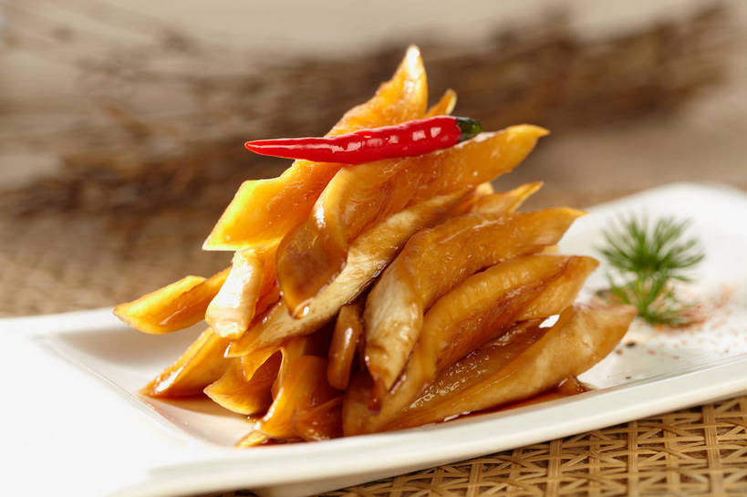 无人,横图,俯视,室内,特写,白天,植物,餐桌,桌子,萝卜,白萝卜,辣椒,蔬菜,餐具,叶子,枯萎,朦胧,模糊,新鲜,碟子,盘,调料,酱料,酱汁,佐料,食品,枯草,绿叶,调味品,调味料,酱菜,酱,草,食物,腌制,一个,黄色,红色,绿色,白色,盘子,碟,嫩叶,有机食品,绿色食品,单个,餐台,腌渍,辣角,红海椒,大椒,辣虎,广椒,叶,叶片,莱菔,辣子,红辣椒,海椒,番椒,彩图,高角度拍摄,酱萝卜,shjb1