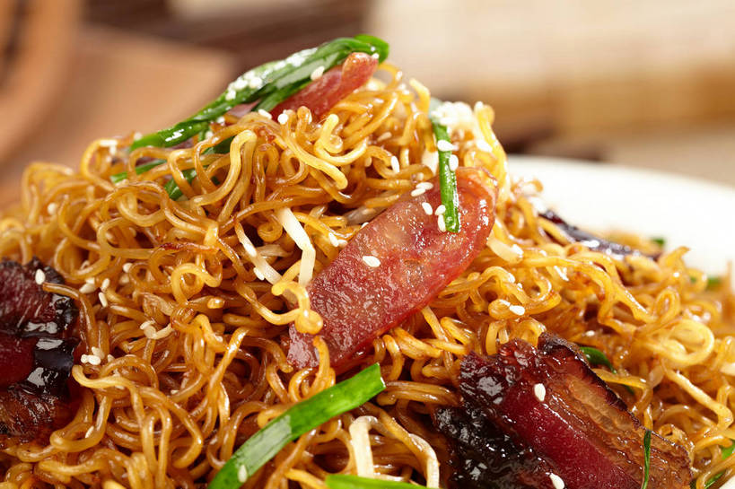 面食,面条,无人,横图,俯视,室内,特写,白天,烹饪,中餐,餐桌,桌子,蔬菜,餐具,朦胧,模糊,新鲜,碟子,盘,豆芽,韭菜,面,肉,芝麻,料理,食品,粉丝,菜肴,美食,肉类,食物,一个,绿色,白色,盘子,碟,中式,白芝麻,佳肴,有机食品,绿色食品,单个,餐台,中华料理,豆芽菜,肉食,起阳草,芽苗菜,韭,山韭,长生韭,脂麻,胡麻,白麻,巨胜子,油麻,冬粉,彩图,高角度拍摄,shjb1,炒粉丝