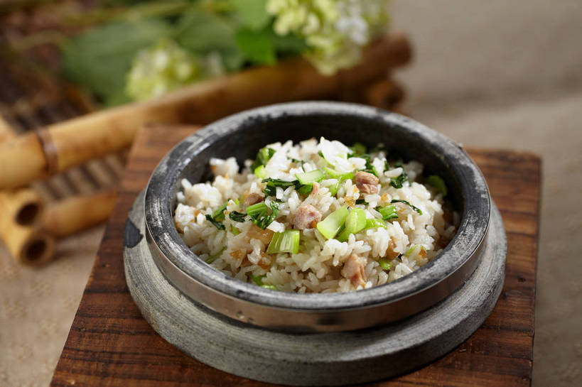 米饭,无人,横图,俯视,室内,特写,白天,烹饪,中餐,餐桌,桌子,蔬菜,叶子,朦胧,模糊,新鲜,盛开,陶瓷,肉,料理,食品,绿叶,陶瓷制品,饭,花蕾,菜肴,美食,肉类,花,花瓣,花朵,鲜花,食物,一个,容器,碗,花苞,花蕊,中式,嫩叶,佳肴,有机食品,绿色食品,单个,餐台,中华料理,储藏,五谷,储存,肉食,菜饭,叶,叶片,彩图,高角度拍摄,贮存,shjb1