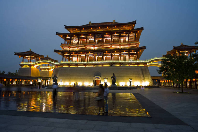 公园,横图,彩色,室外,白天,背景,旅游,湖,道路,建筑,街道,路,夜景,公路,西安,中国,亚洲,长廊,亭子,文化遗产,灯光,交通,历史,建筑物,灯,古代,闪耀,摄影,中国文化,东亚,陕西,唐朝,中华人民共和国,朝代,古远,古代文明,夜,马路,彩图,旅行,高楼,传统文化,大唐芙蓉园,唐代,bj174