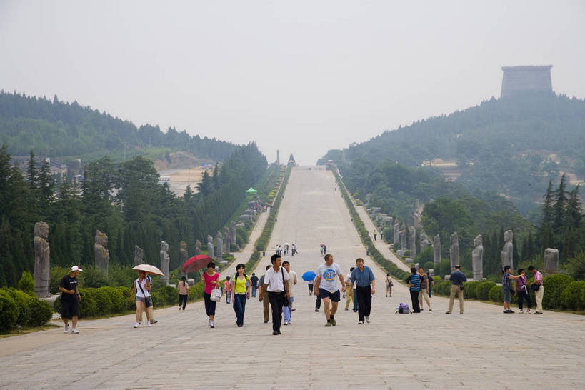 横图,彩色,室外,特写,白天,旅游,石头,道路,建筑,路,雕塑,兵马俑,西安,中国,亚洲,局部,艺术,装饰,雕刻,雕像,浮雕,石子,塑像,图案,图形,泥土,文化遗产,纪念碑,艺术品,历史,建筑物,古代,工艺品,墓地,摄影,纪念,美术,固定,陵墓,中国文化,主题,陈列,东亚,结实,陕西,陕西省,秦始皇陵,西安市,临潼,骊山,中华人民共和国,省会,功能,美学,安稳,牢固,可靠,西北地区,陕,古远,古代文明,巩固,坚固,牢靠,石,石块,彩图,旅行,临潼区,传统文化,秦陵,bj174