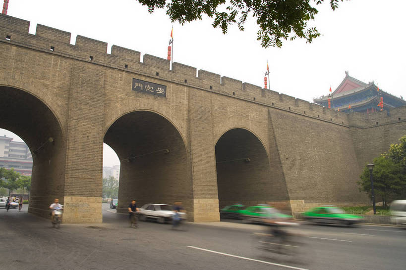横图,彩色,室外,白天,旅游,安全,城市,建筑,西安,中国,亚洲,墙,文化遗产,防护,历史,城墙,建筑物,古代,摄影,城,固定,中国文化,东亚,结实,陕西,中华人民共和国,安稳,牢固,可靠,古远,古代文明,巩固,坚固,牢靠,彩图,旅行,传统文化,bj174
