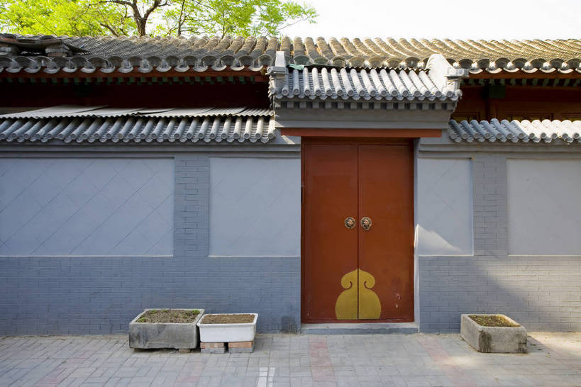 横图,彩色,室外,白天,旅游,门,道路,胡同,建筑,街道,路,公路,北京,中国,亚洲,风俗,破旧,陈旧,民俗,小巷,交通,首都,传统,建筑物,精神,摄影,旧的,残破,中国文化,东亚,中华人民共和国,制度,马路,彩图,旅行,老城区,居住区,传统文化,bj174