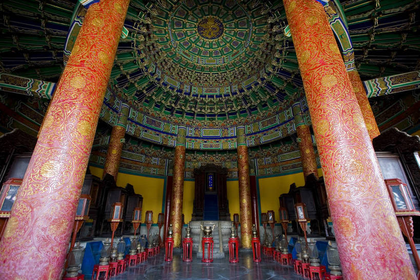 天坛,宫殿,横图,彩色,室内,白天,旅游,度假,绘画,石头,名胜古迹,屏风,标志建筑,地标,建筑,雕塑,北京,中国,亚洲,遗迹,艺术,装饰,圆形,龙,雕刻,雕像,浮雕,香炉,柱子,屋顶,文化遗产,顶棚,古迹,文物,娱乐,建设,古建筑,墙壁,红色,蓝色,绿色,工艺品,享受,休闲,旅游胜地,放松,摄影,纪念,五颜六色,美术,色彩斑斓,祭祀,中国文化,主题,五彩缤纷,陈列,古文明,东亚,圆凳,中华人民共和国,功能,美学,五彩斑斓,五光十色,彩图,旅行,目的地,bj174